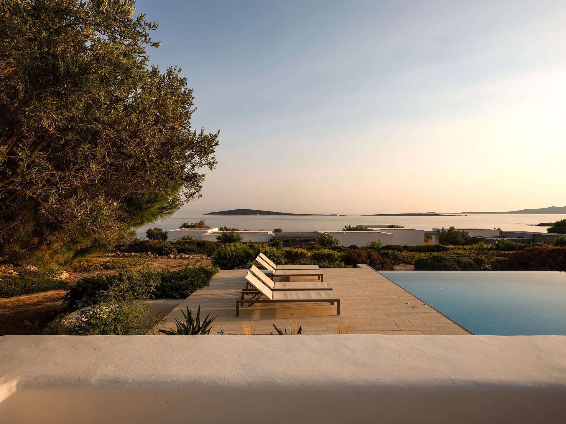 Paros